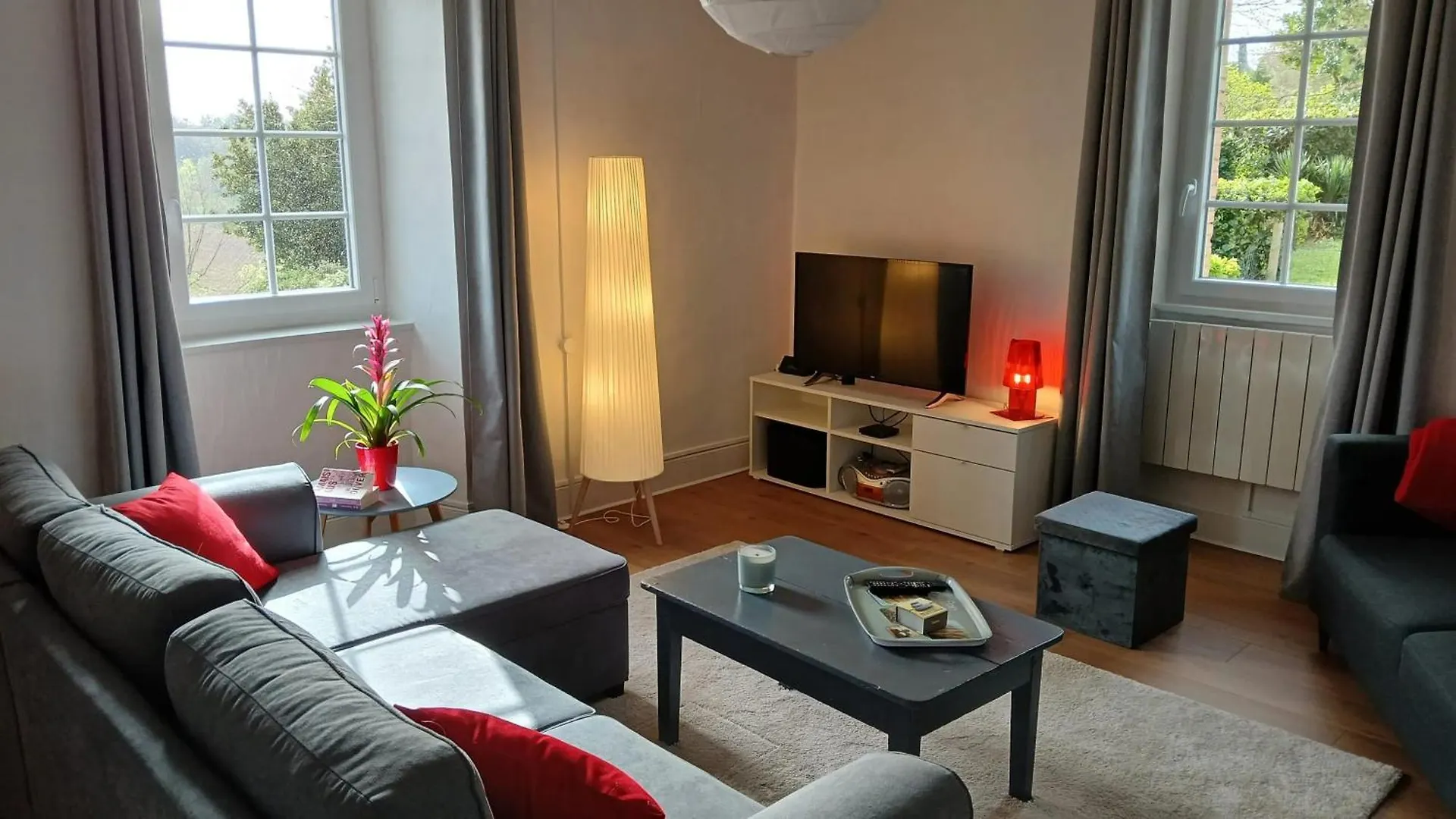 Maison Chaleureuse A Martisserre Avec Jardin Privatif Et Cheminee