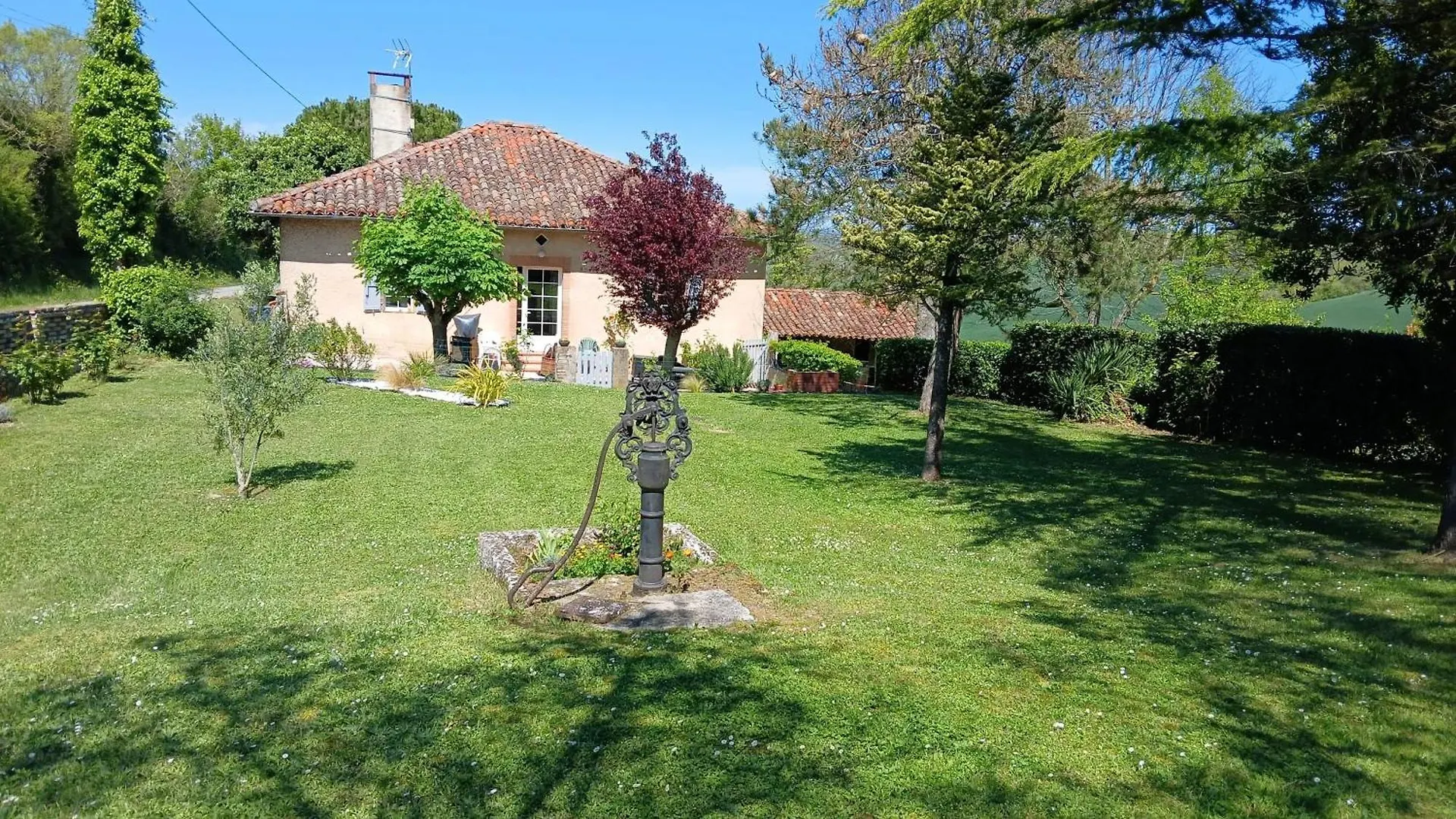 Maison Chaleureuse A Martisserre Avec Jardin Privatif Et Cheminee